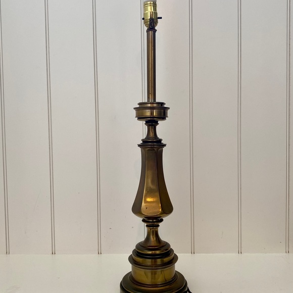 Vintage MCM Stiffel brass lamp. - Picture 2 of 3